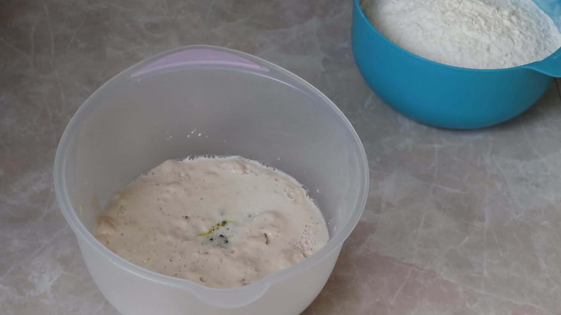 Step 1. A simple dough: yeast and sugar in a bowl, pour on well-warmed water, leave 5. A kilo of homemade bread (or airy batons)