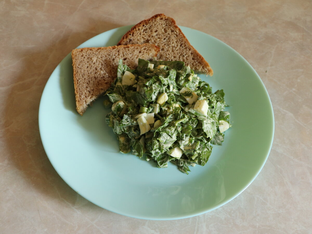 A proper spinach salad