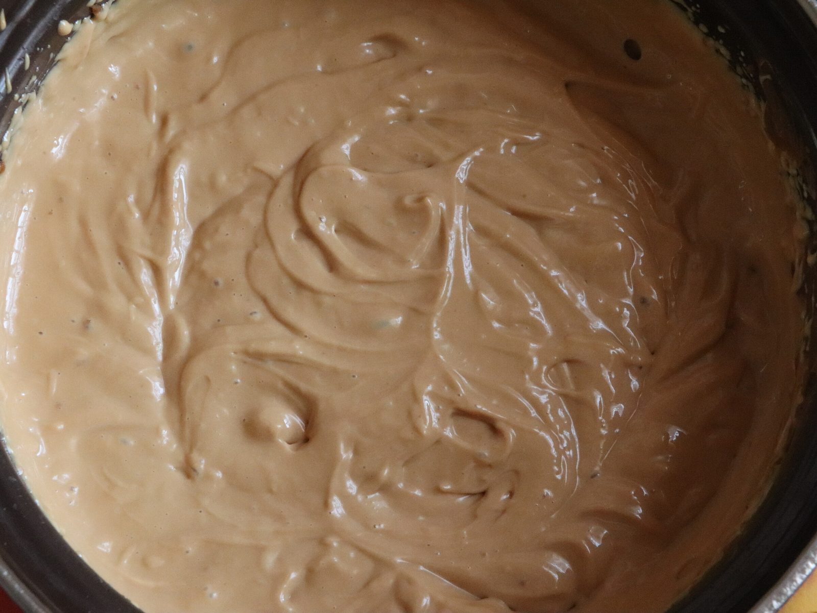 Step 3. Cut the cooled cake into 3 equal parts. A quick cake from the cupboard