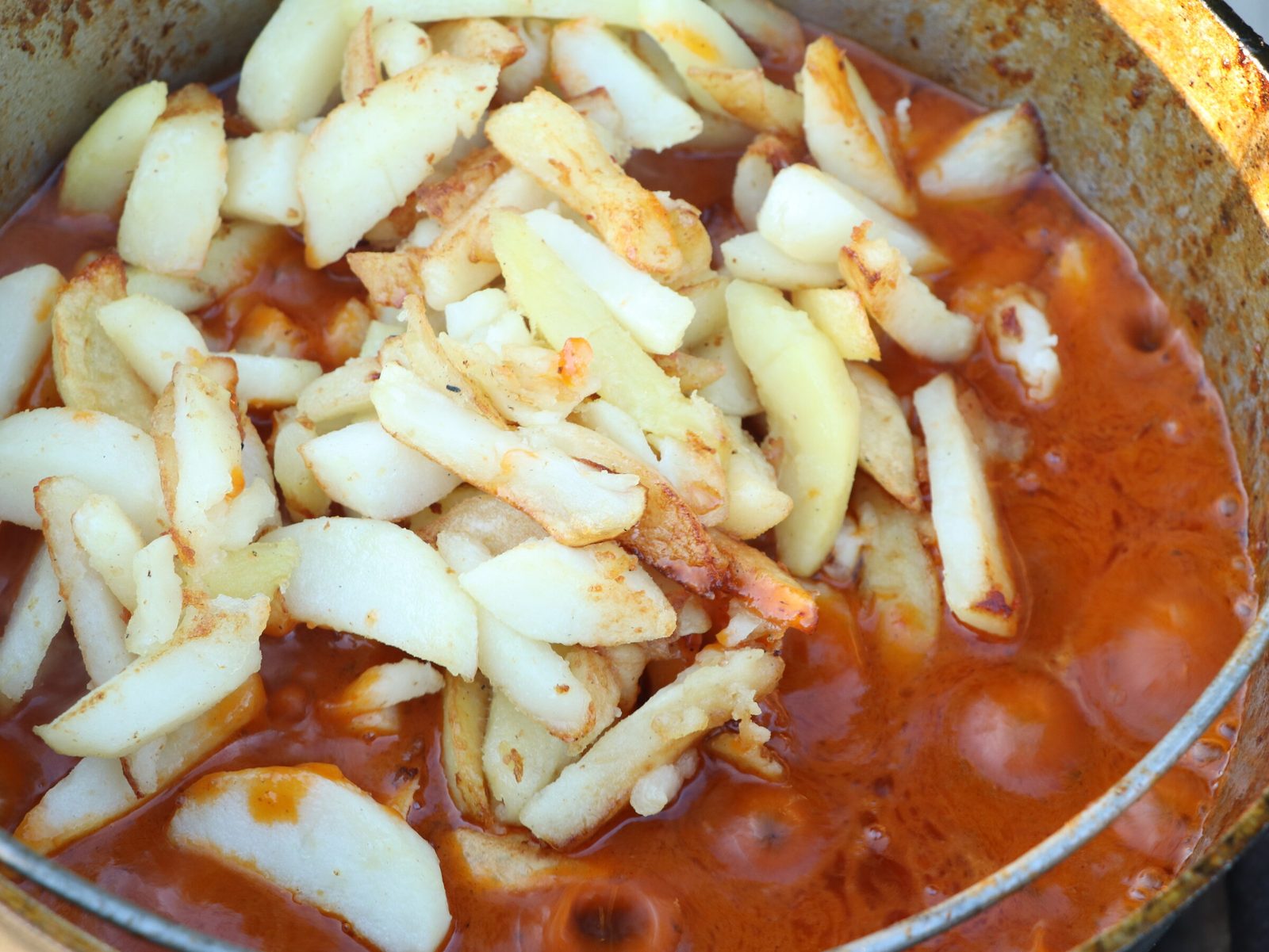 Step 7. At the same time, in a frying pan or in another cauldron, fry the potatoes in. Azu in a kazan