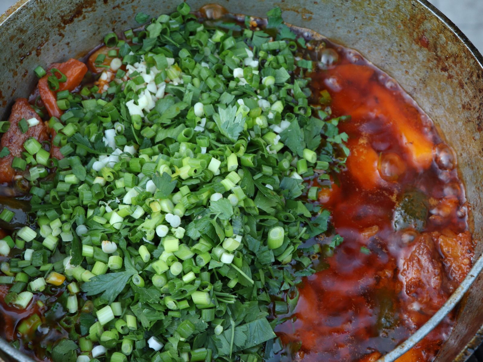 Step 8. In a frying pan, fry the carrots until tender, add cucumbers to it and fry for. Azu in a kazan