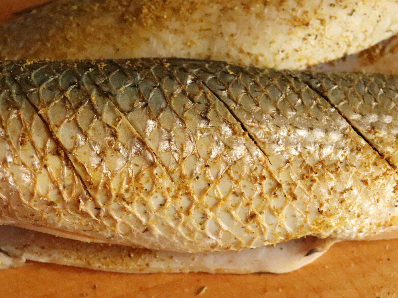 Step 2. Let's prepare the fish. Baked stuffed grey mullet