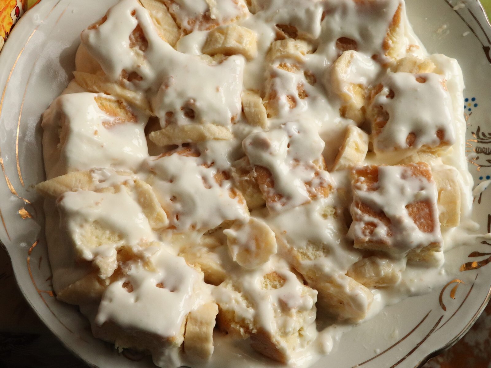 Step 5. Cut the cooled cake into arbitrary cubes. Banana ‘wonder’ cake
