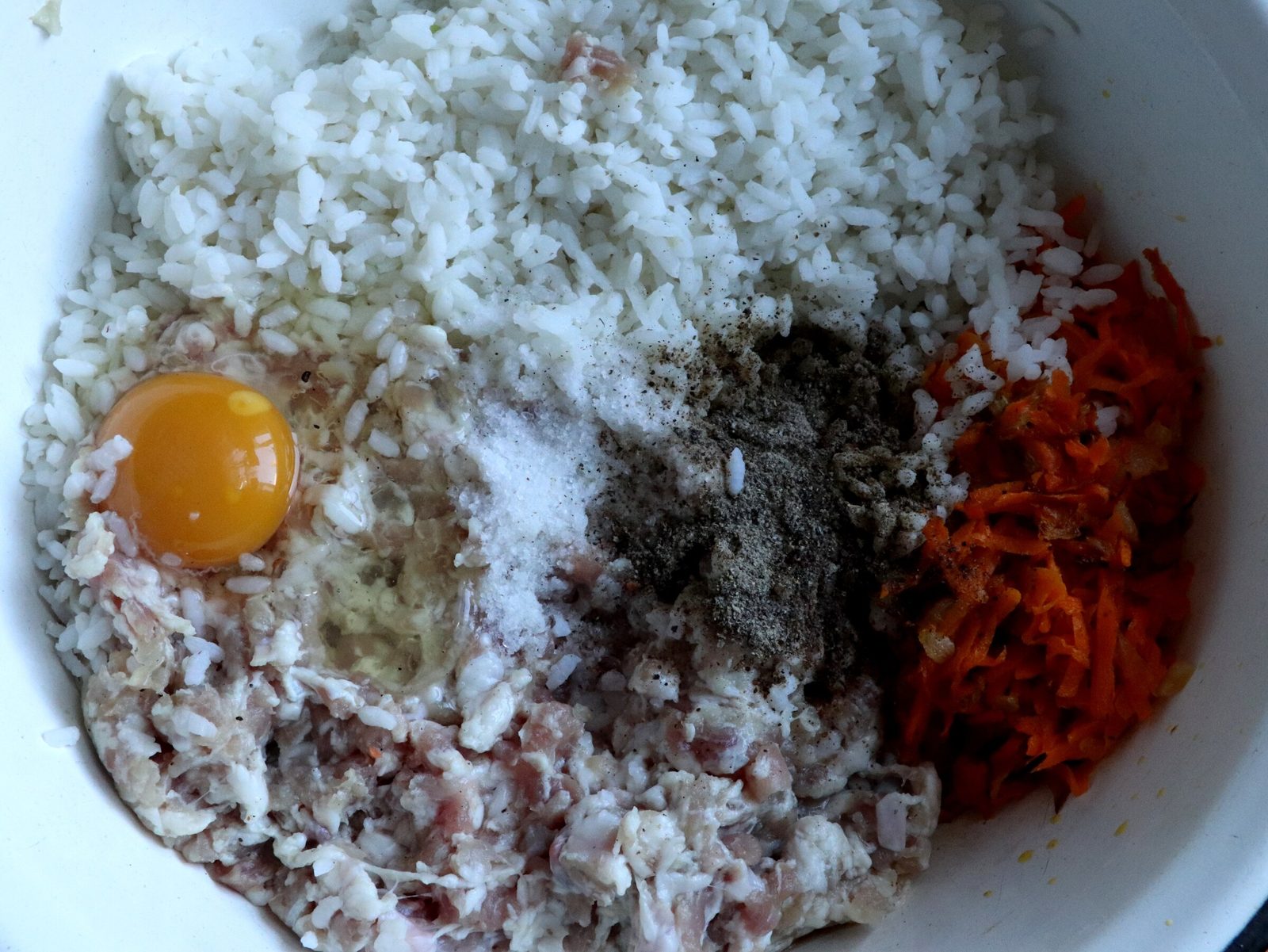 Step 2. Let's prepare the filling. Cabbage rolls in a sweet-and-sour sauce