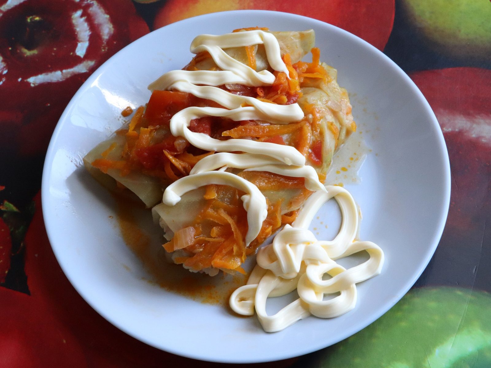 Step 7. Bring to a boil, reduce heat and simmer for about 40 minutes until the cabbage. Cabbage rolls in a sweet-and-sour sauce