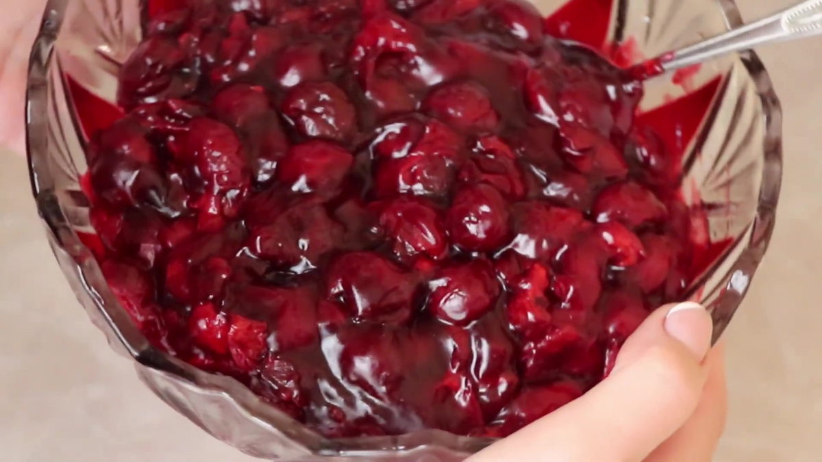 How I stop cherries leaking from pies