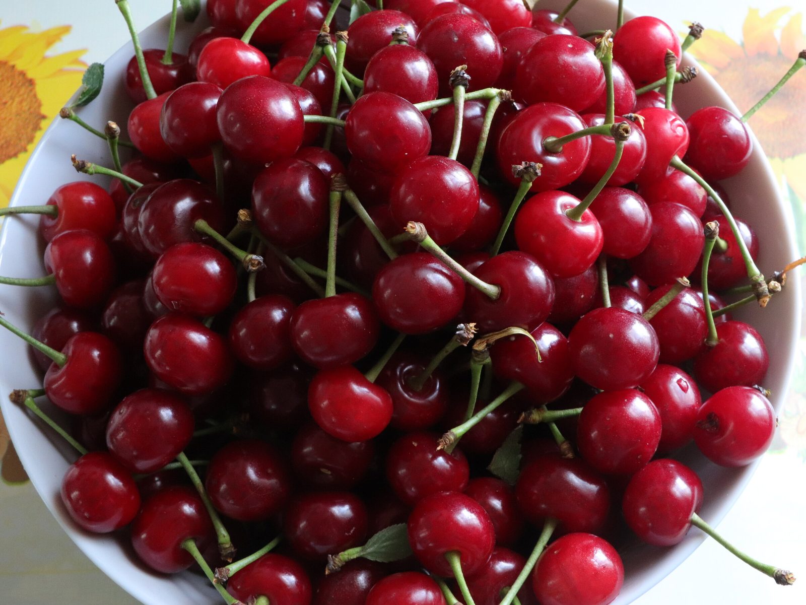 Step 2. In the meantime, let's take care of the cherries. Cherry dumplings (varenyky)