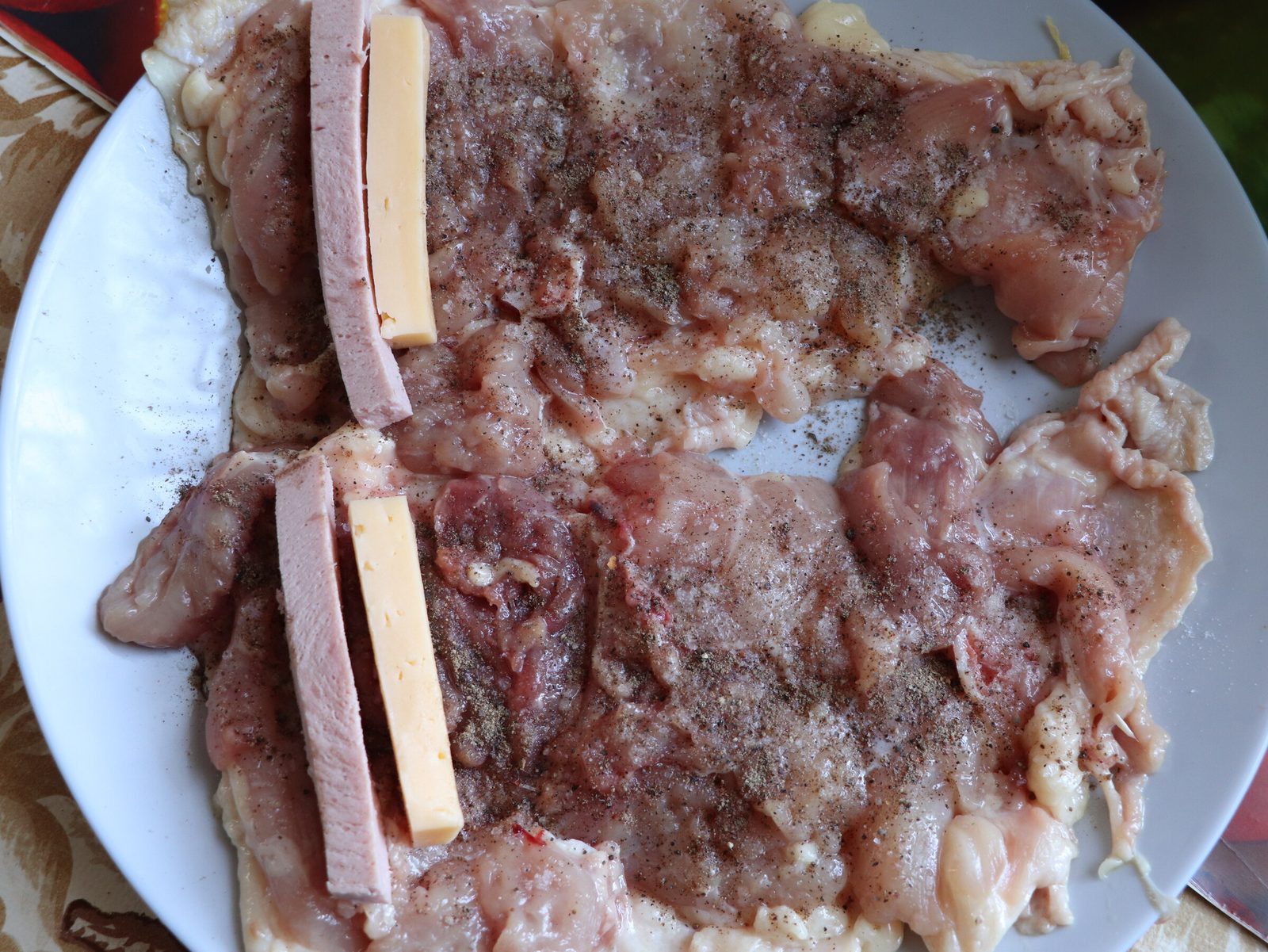 Step 2. First of all, you need to separate the meat from the bone. Chicken rolls