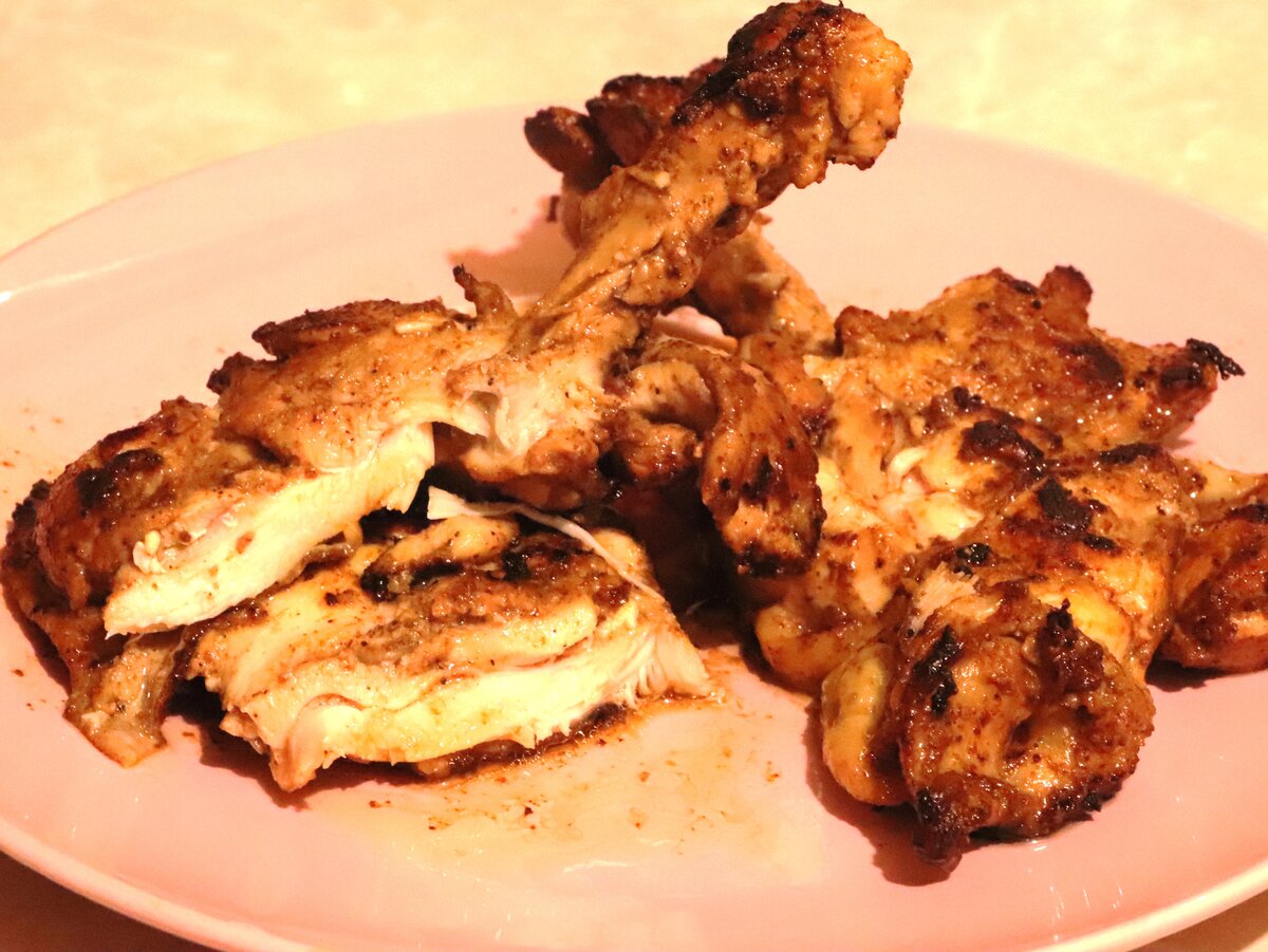 Chicken thighs in the pan — pirzola