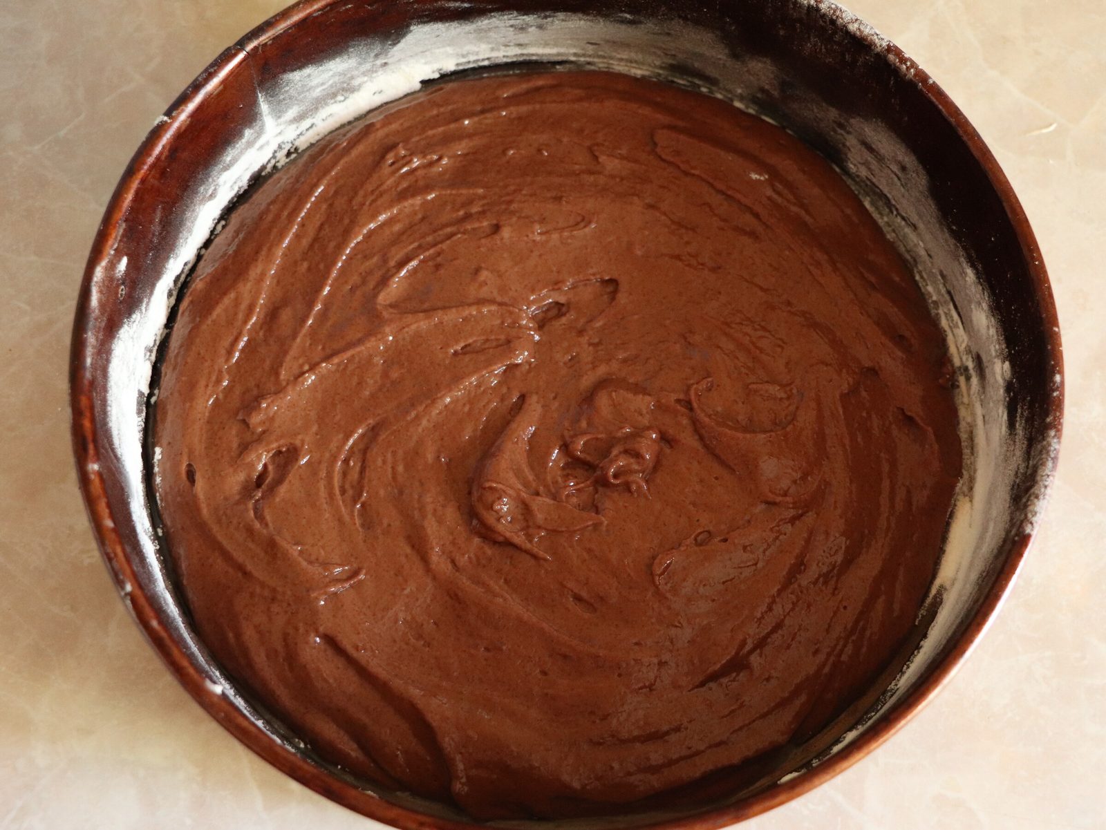 Step 2. Whip for 30 minutes at 180°. Chocolate temptation cake