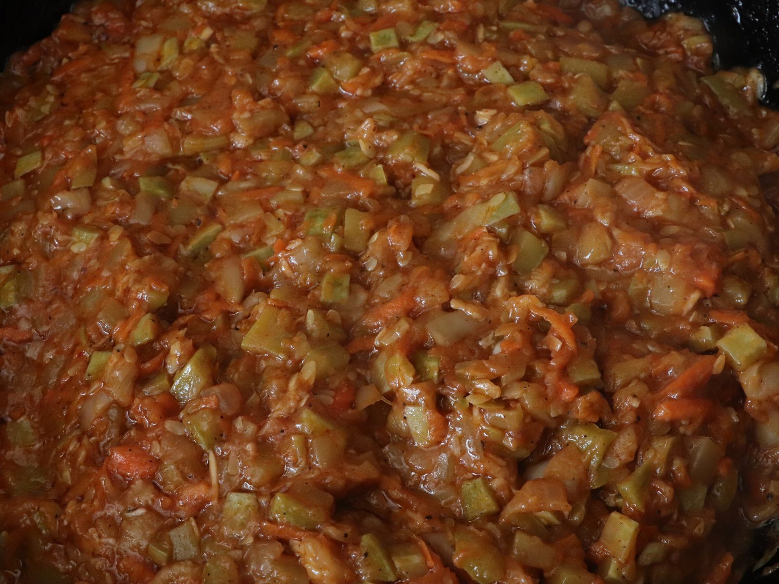Step 8. Turn off the heat and add chopped garlic. Courgette caviar