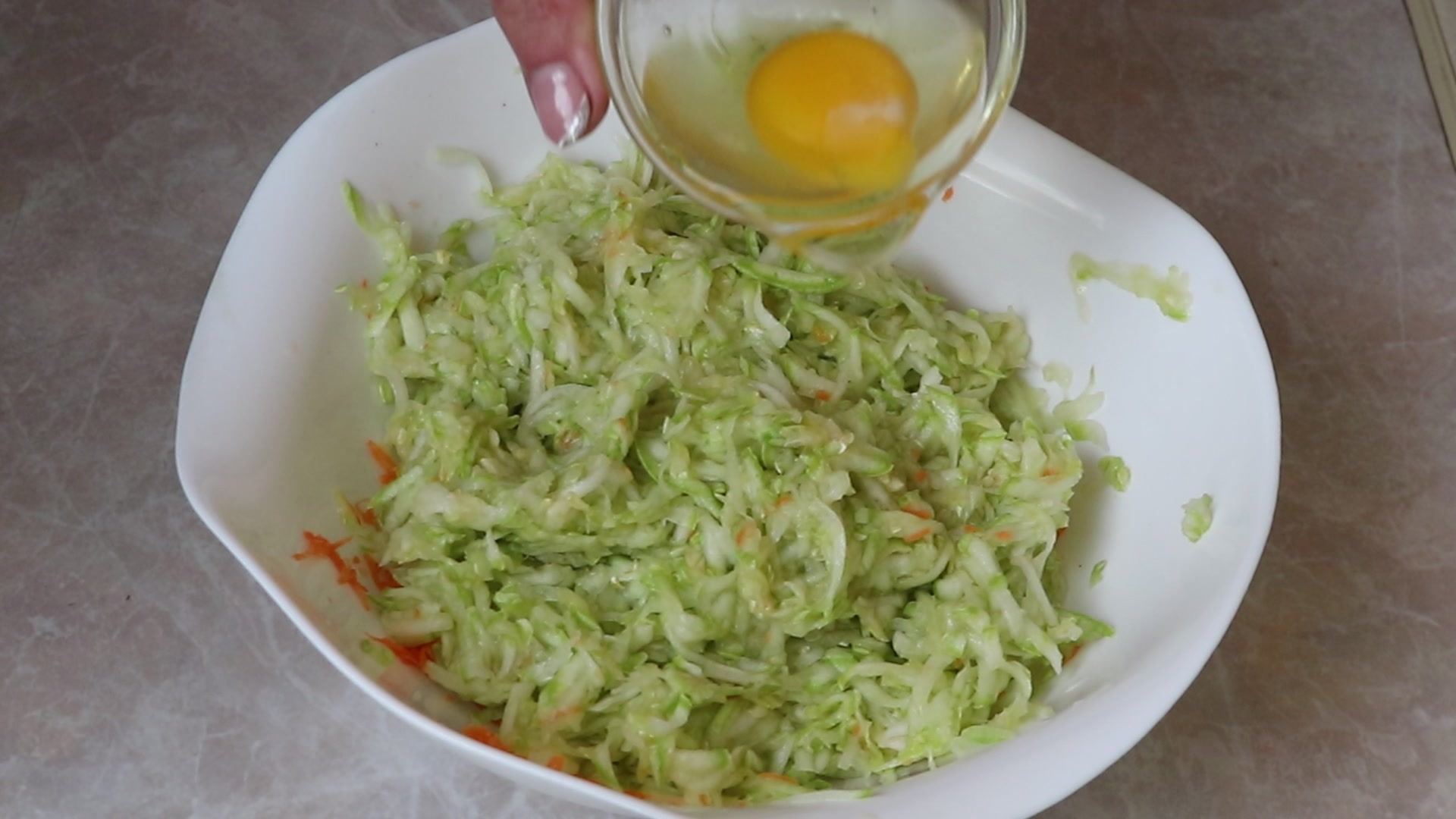 Step 5. Wet your hands in cold water and form cutlets. Courgette vegetable patties