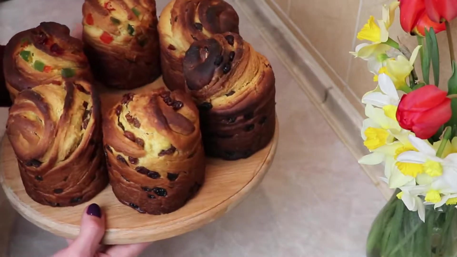 Soft layered kraffin with raisins and fruit