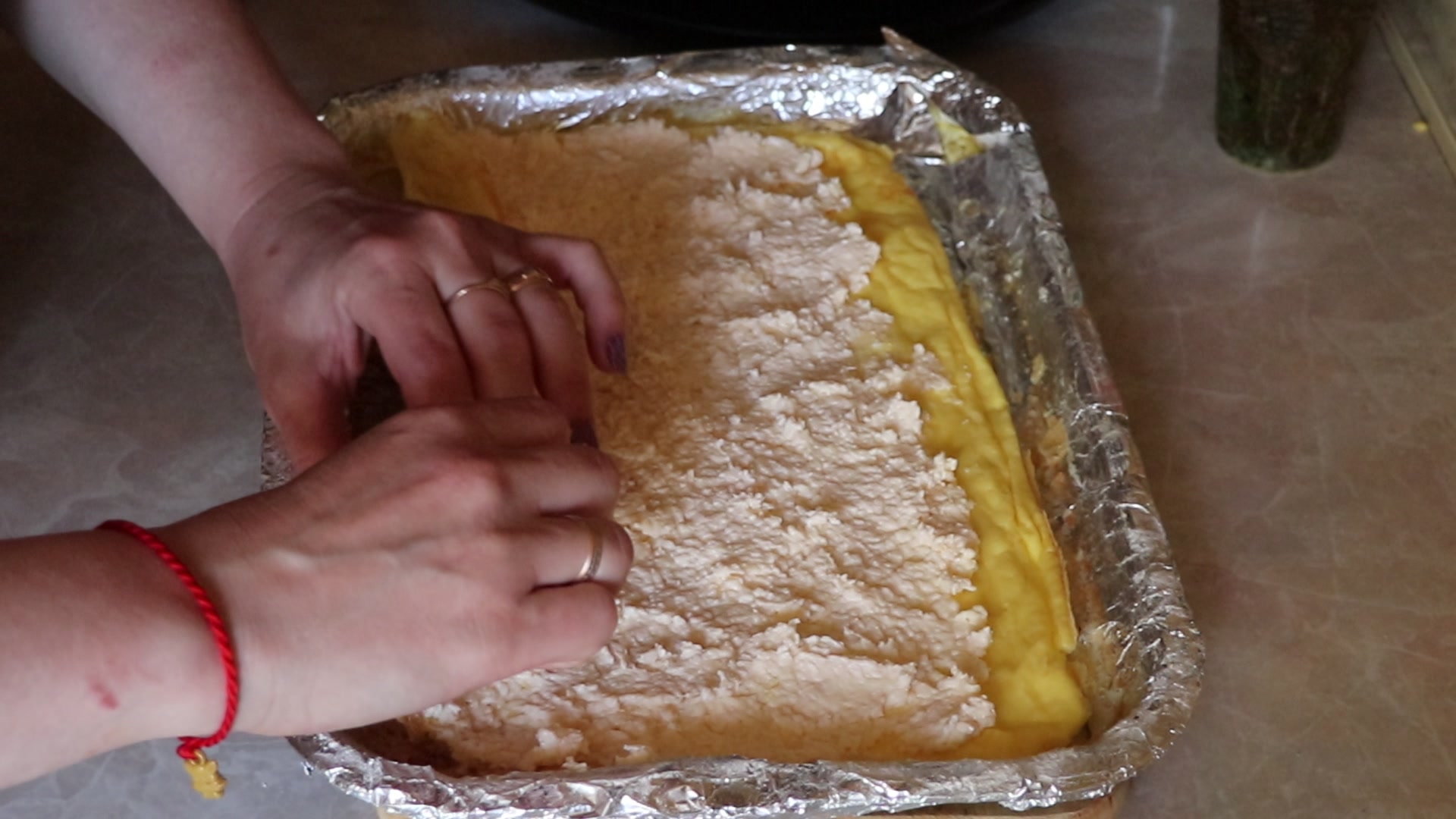 Step 6. Carefully wrap it in a roll. Egg starter in 15 minutes