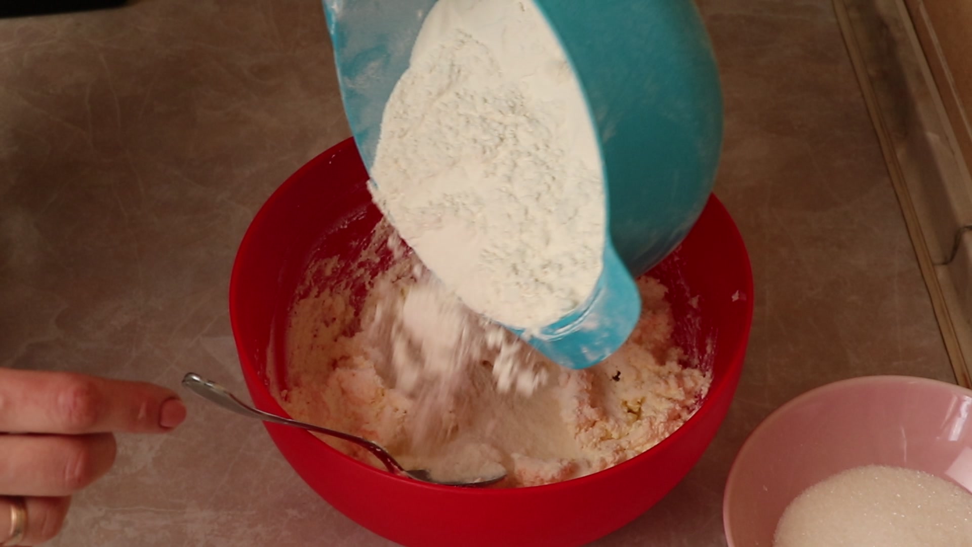 Step 3. The dough should be quite tight; there is no need to bring it to perfect. Flaky curd-cheese crescents with sugar