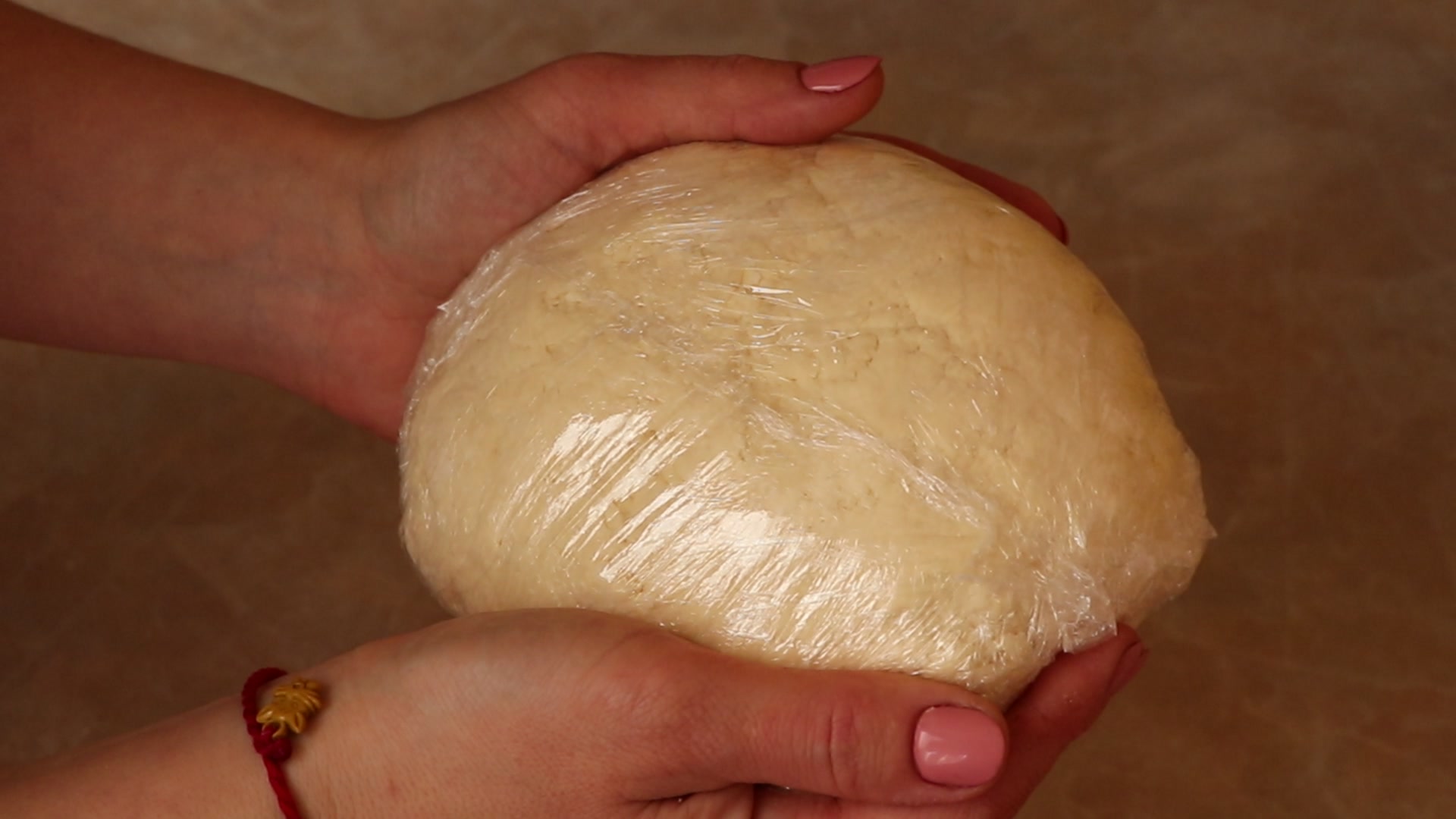 Step 4. Wrap the ball in cling film or put it in a bag and put it in the refrigerator. Flaky curd-cheese crescents with sugar
