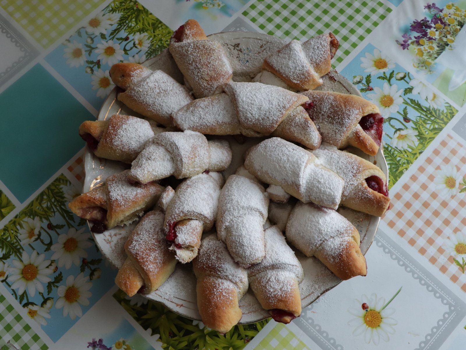Fruit or berry croissants