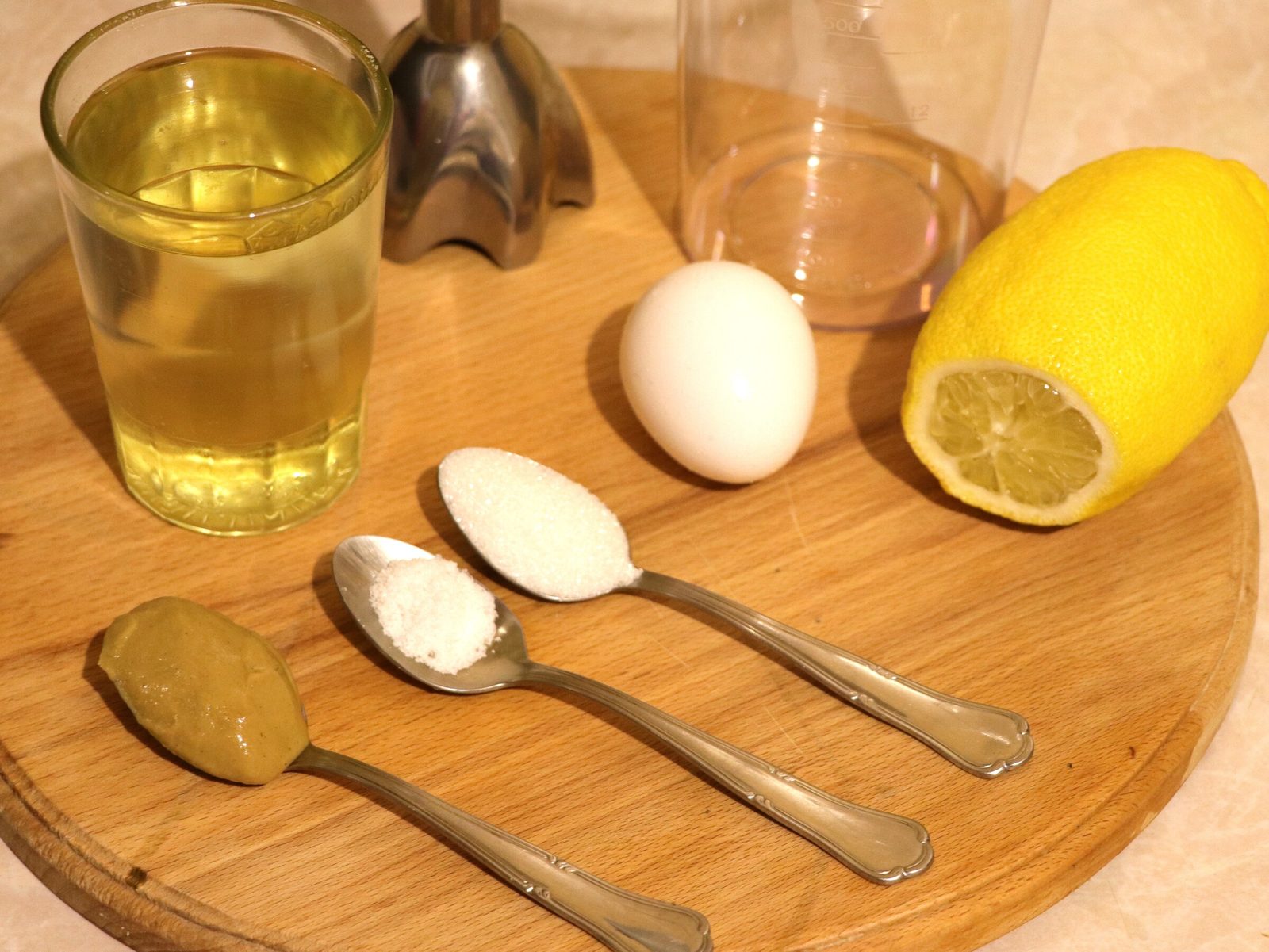 Step 1. This is the simplest recipe for delicious homemade mayonnaise without any hassle. Homemade mayonnaise in five minutes