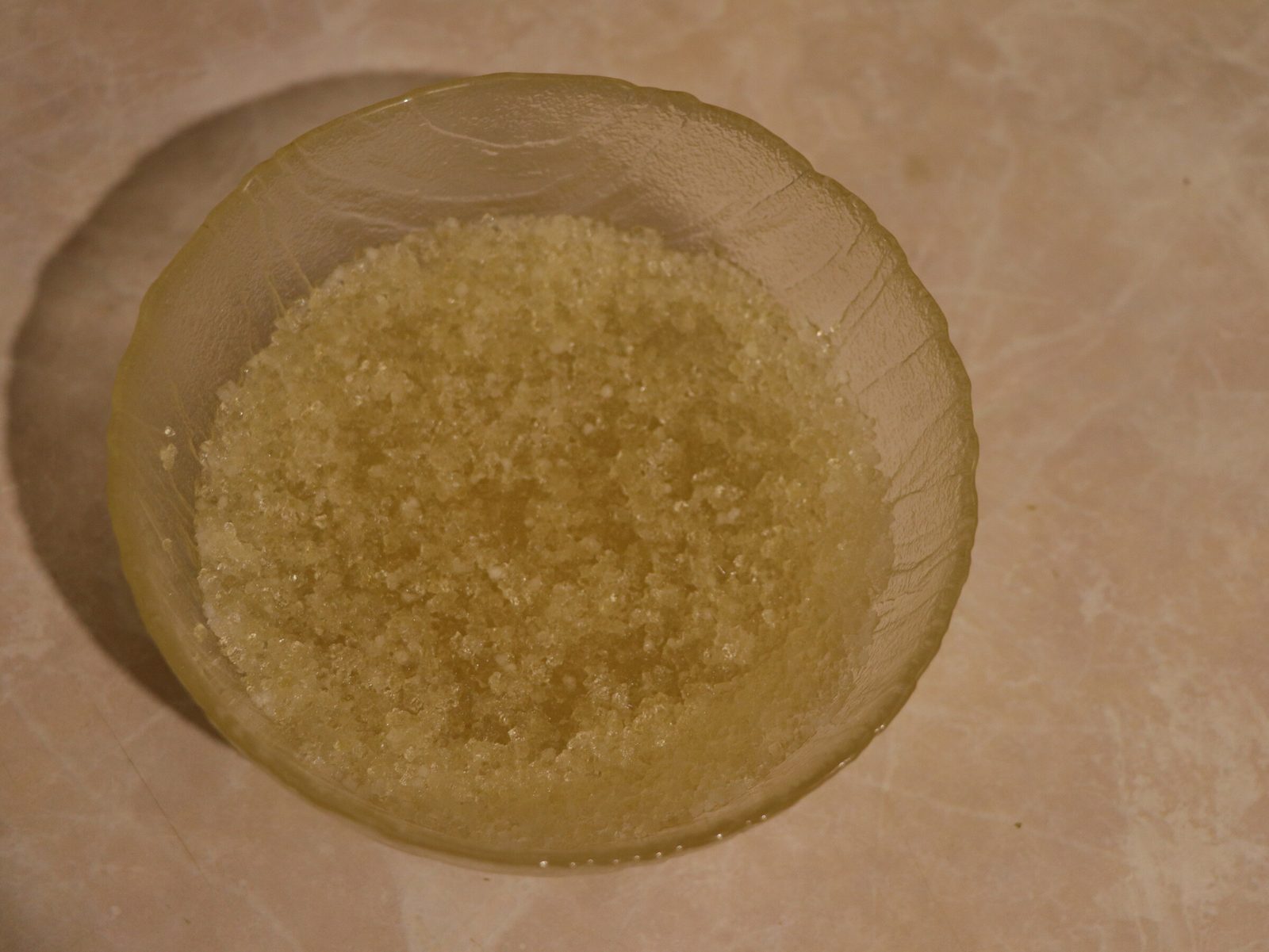 Step 3. Fish, I took mullet, 2 fish, 300 grams each, cleaned and put in a pan. Jellied fish
