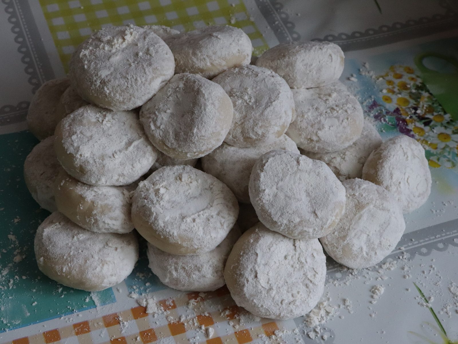 Step 3. First, prepare the dough for the chebureks. Juicy, crisp chebureki