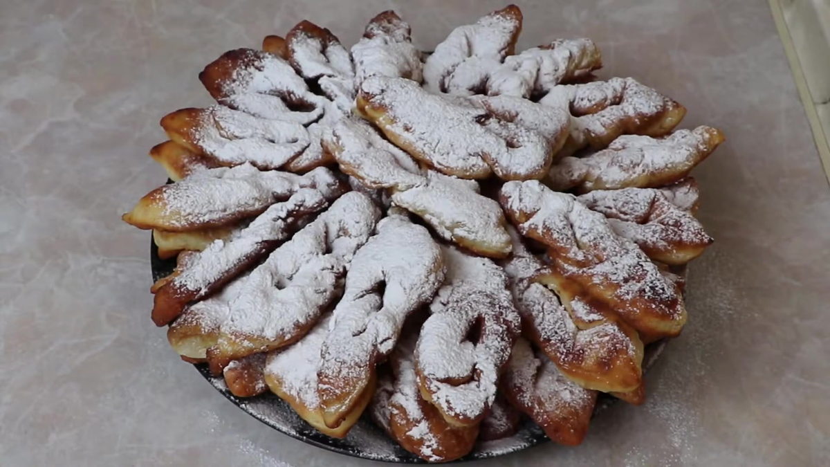 Soft kefir doughnuts from one glass