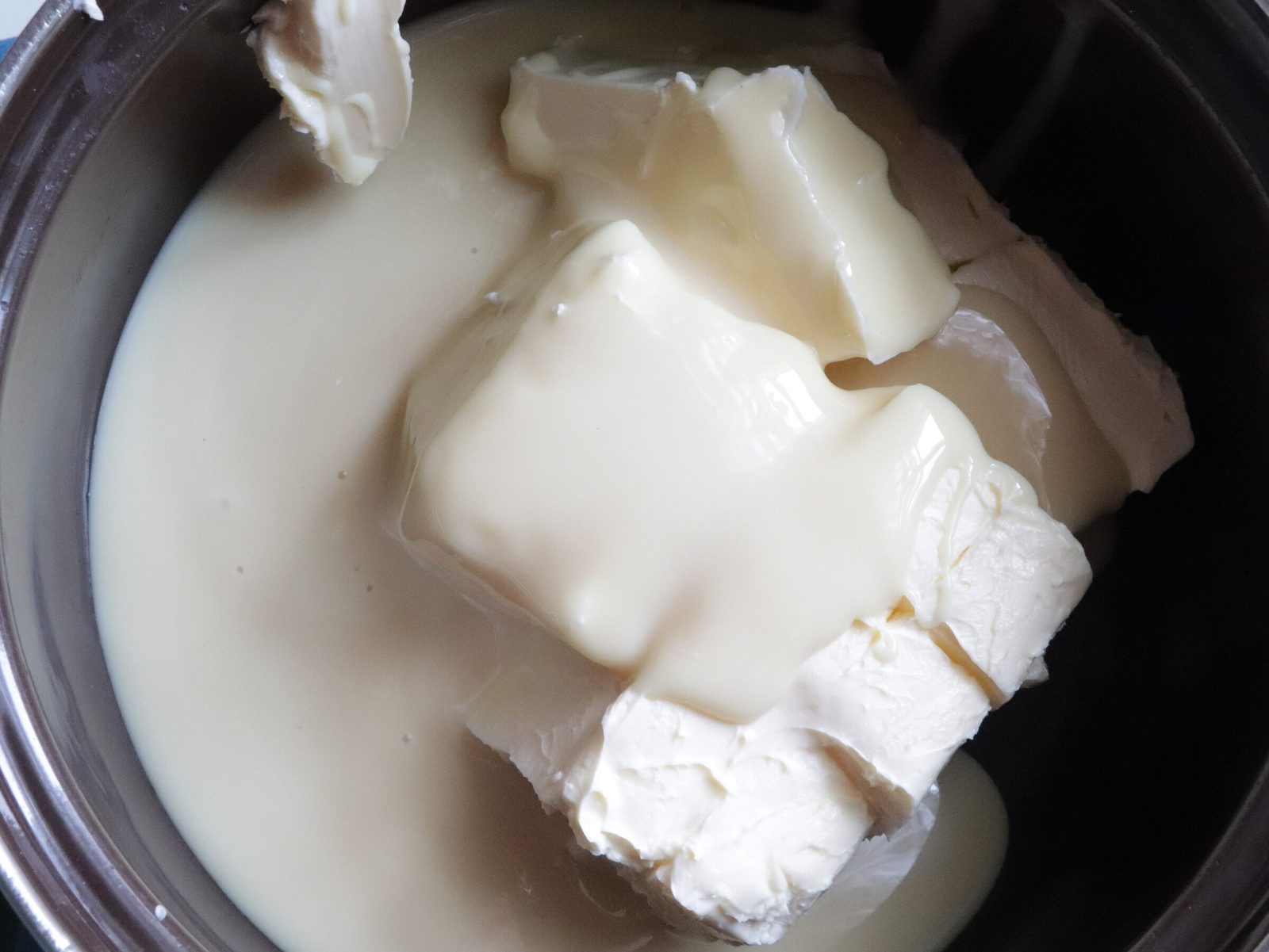 Step 12. When the cakes and cream are ready, all that remains is assembly and decoration. Kiev cake — the home version