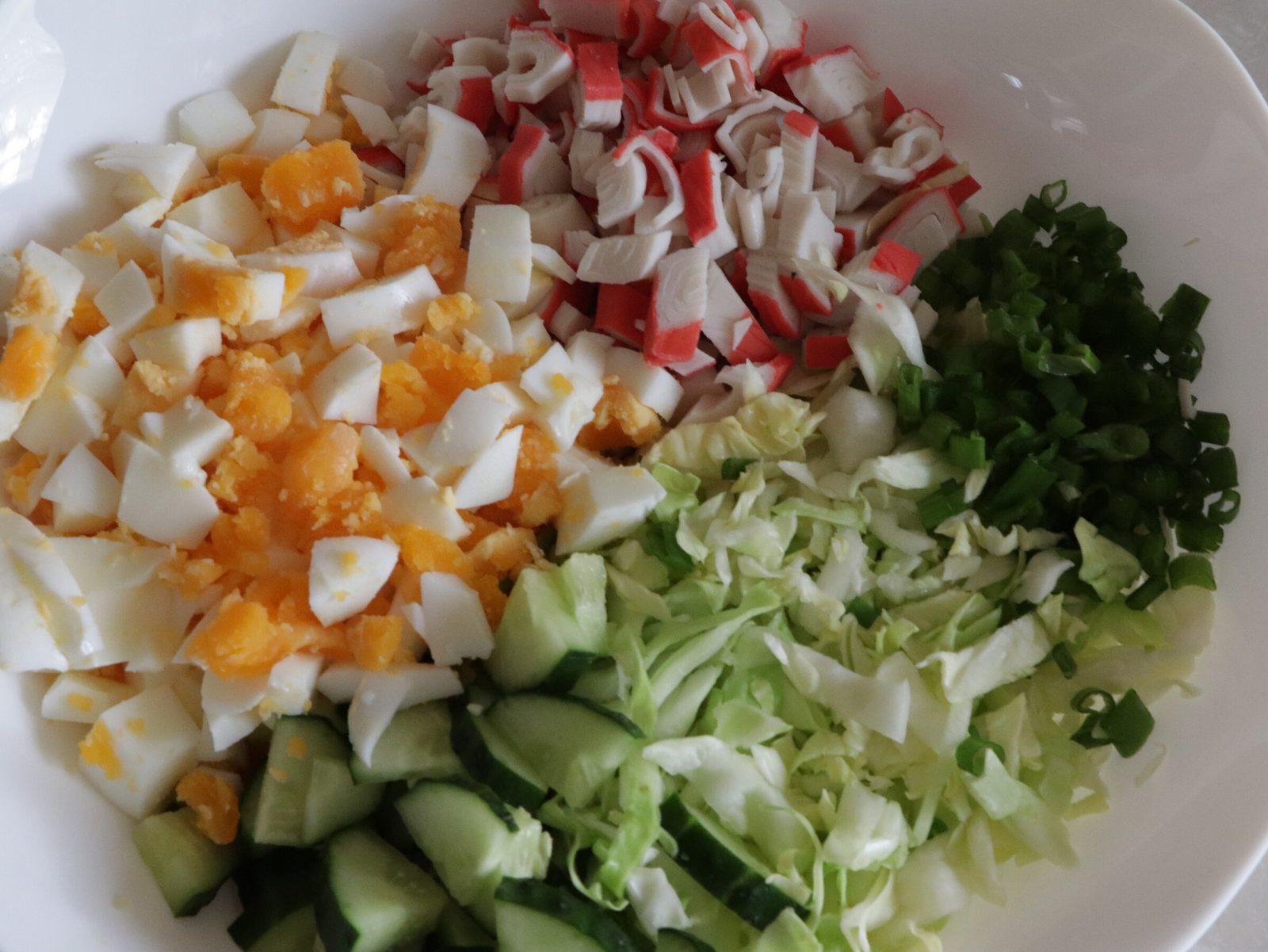 Step 2. A fresh salad made from available ingredients is a godsend for a good housewife. ‘Lady’ salad