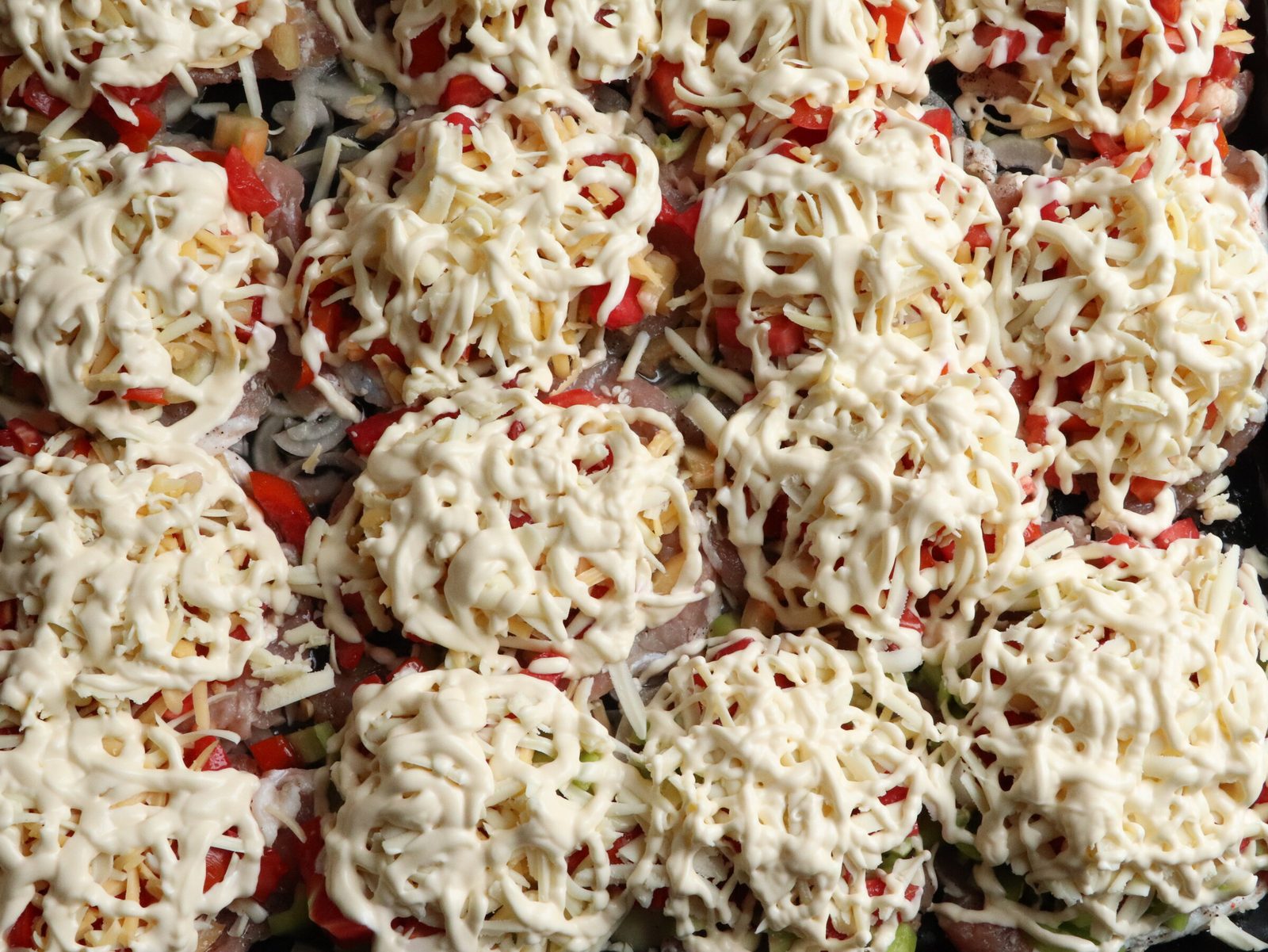 Step 6. Place in the oven for 30-40 minutes at 200°. Meat and vegetables in the oven (lighter