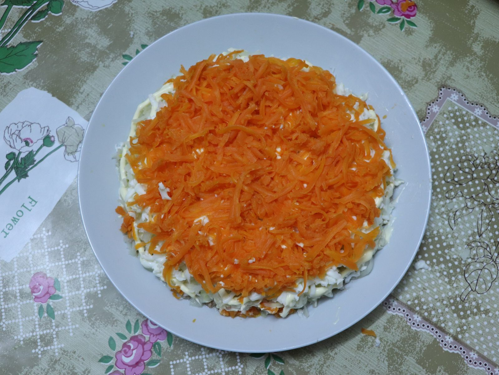 Step 6. Next, divide the boiled eggs into whites and yolks. Mimosa salad with tinned fish