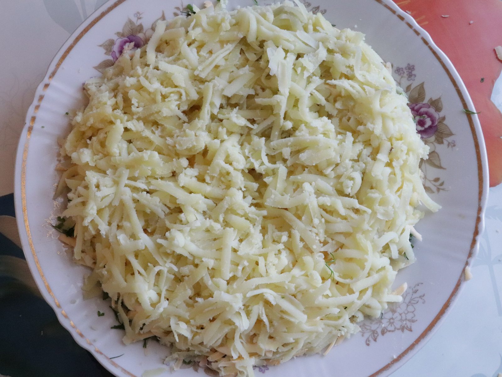 Step 6. Place pickled onions on top of the potatoes. Mushroom ‘stump’ salad