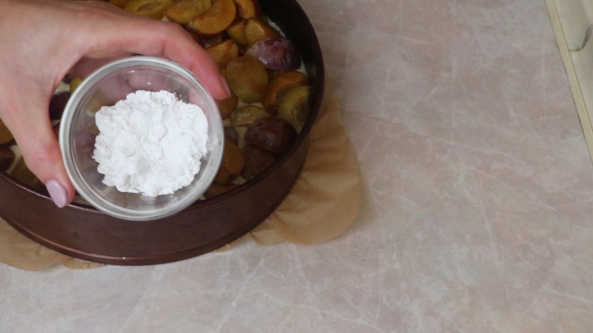 Step 7. Bake at 190–200°C for about 60 minutes. Plum cake with a crunchy streusel top