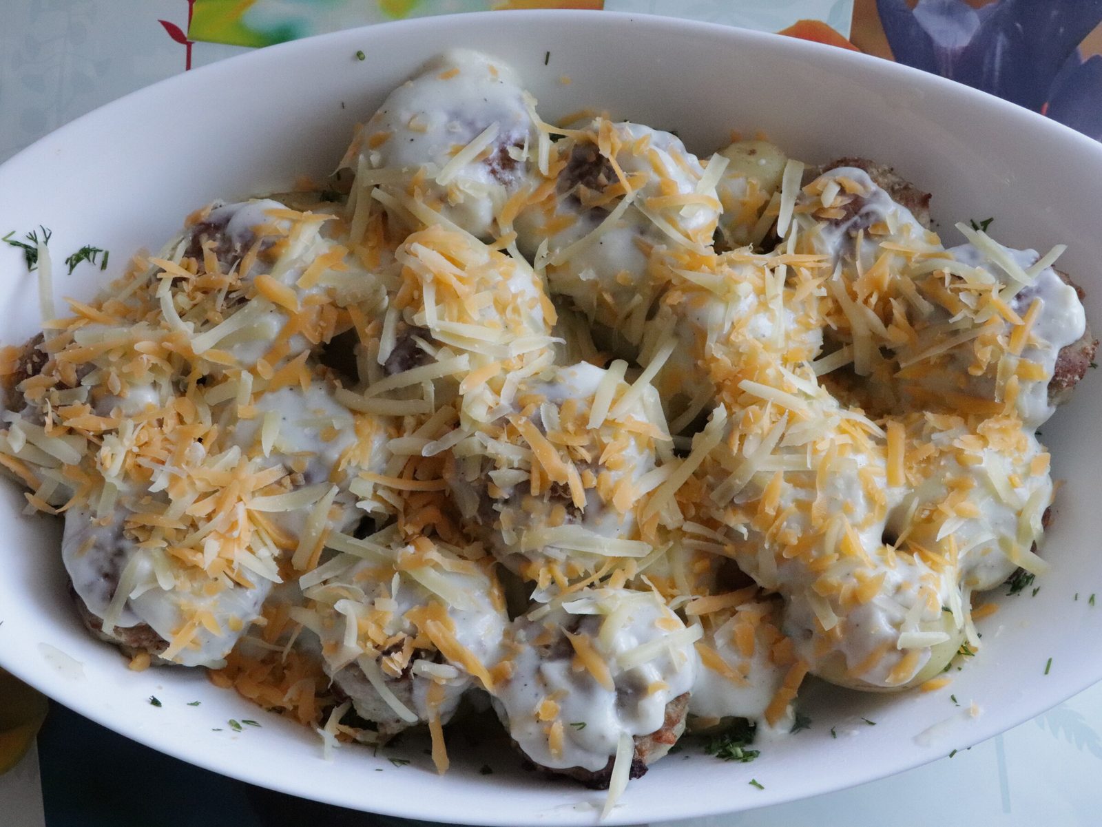 Step 7. Place boiled potatoes on top and sprinkle with finely chopped dill. Potato bake with béchamel