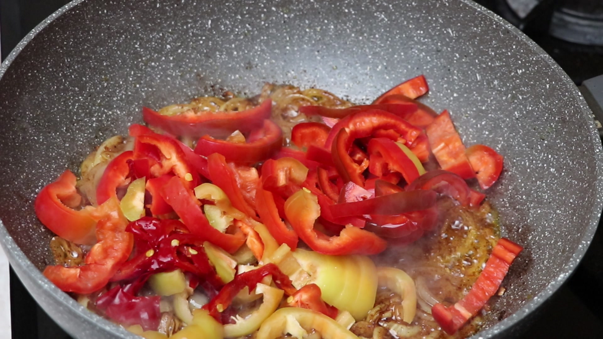 Step 5. Add sausages to the vegetables and fry everything for 3-5 minutes. Roast potatoes that win everyone over