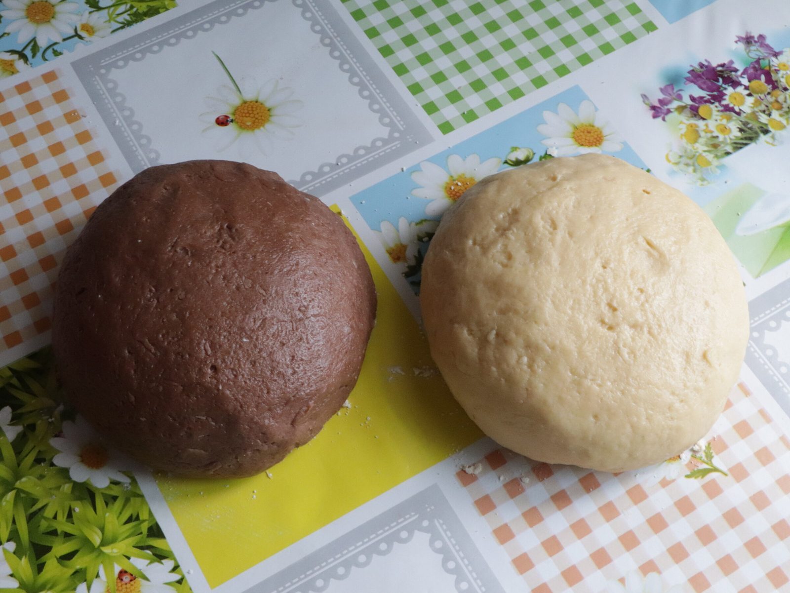 Step 1. We prepare both tests separately. Shortcrust ‘daisies’