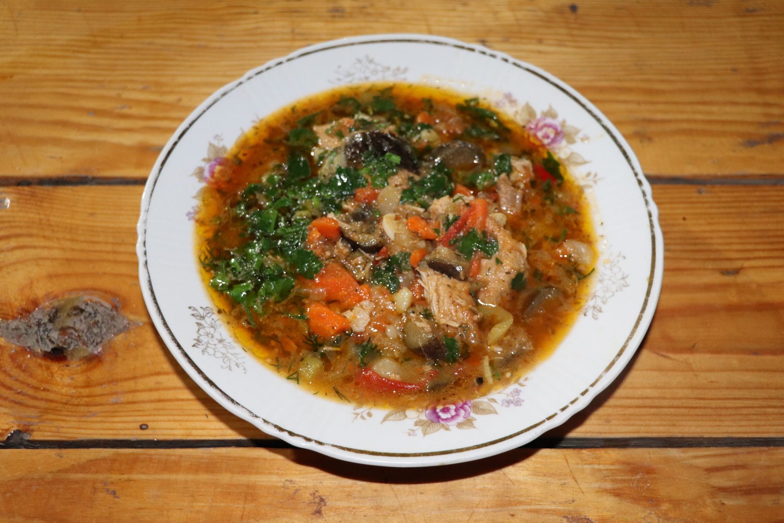 Step 7. Cut potatoes and aubergine into cubes, pepper into strips. Shulum (hearty meat soup)