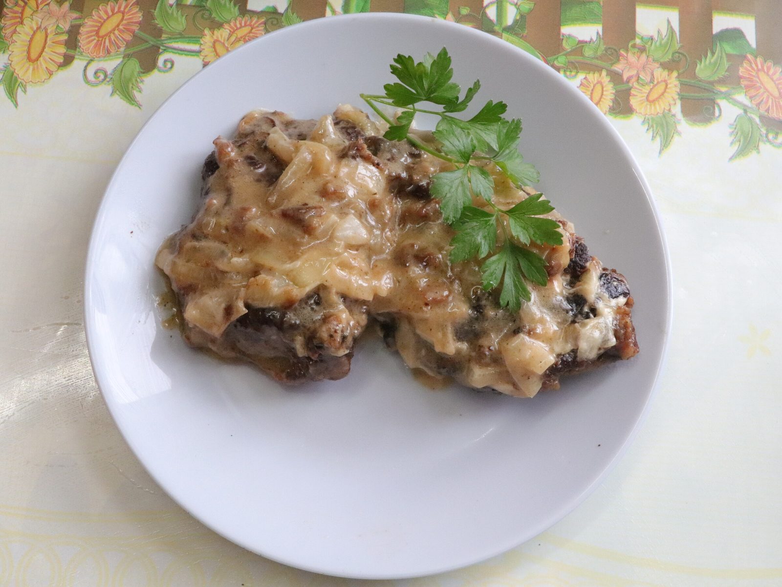 Soft beef liver in pieces
