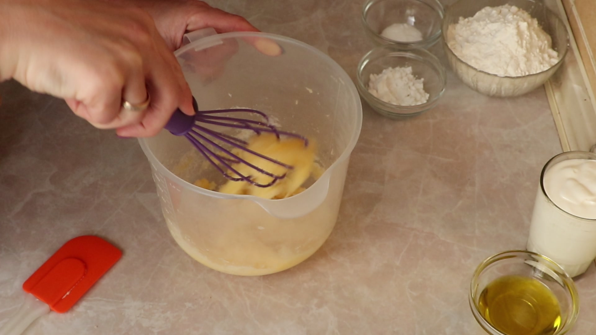 Step 2. Beat the egg and sugar lightly with a whisk. Soured-cream fairy cakes for tea