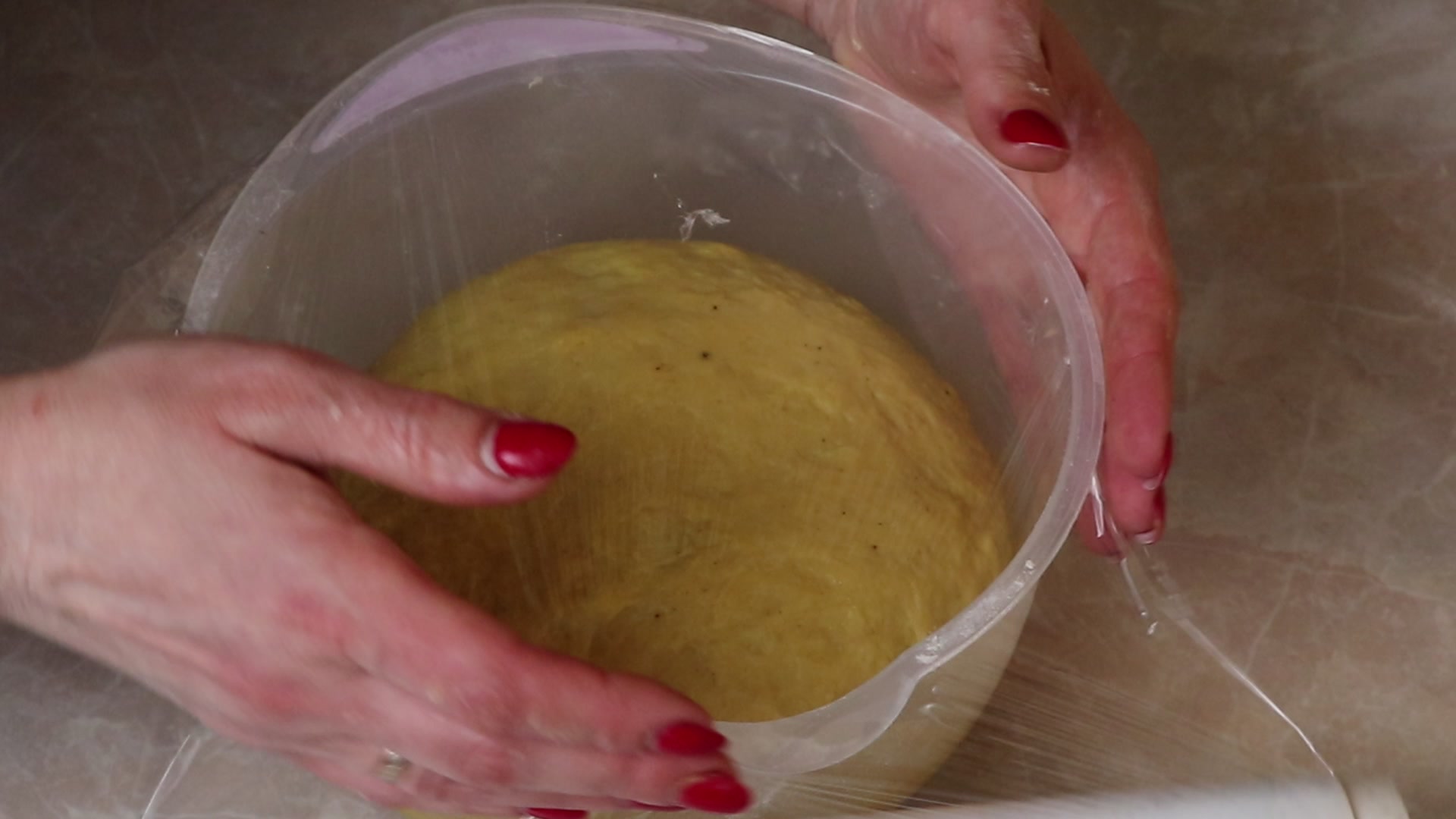 Step 3. Place the dough in a bowl greased with vegetable oil and cover with cling film. Spiced curd buns — better than vatrushka