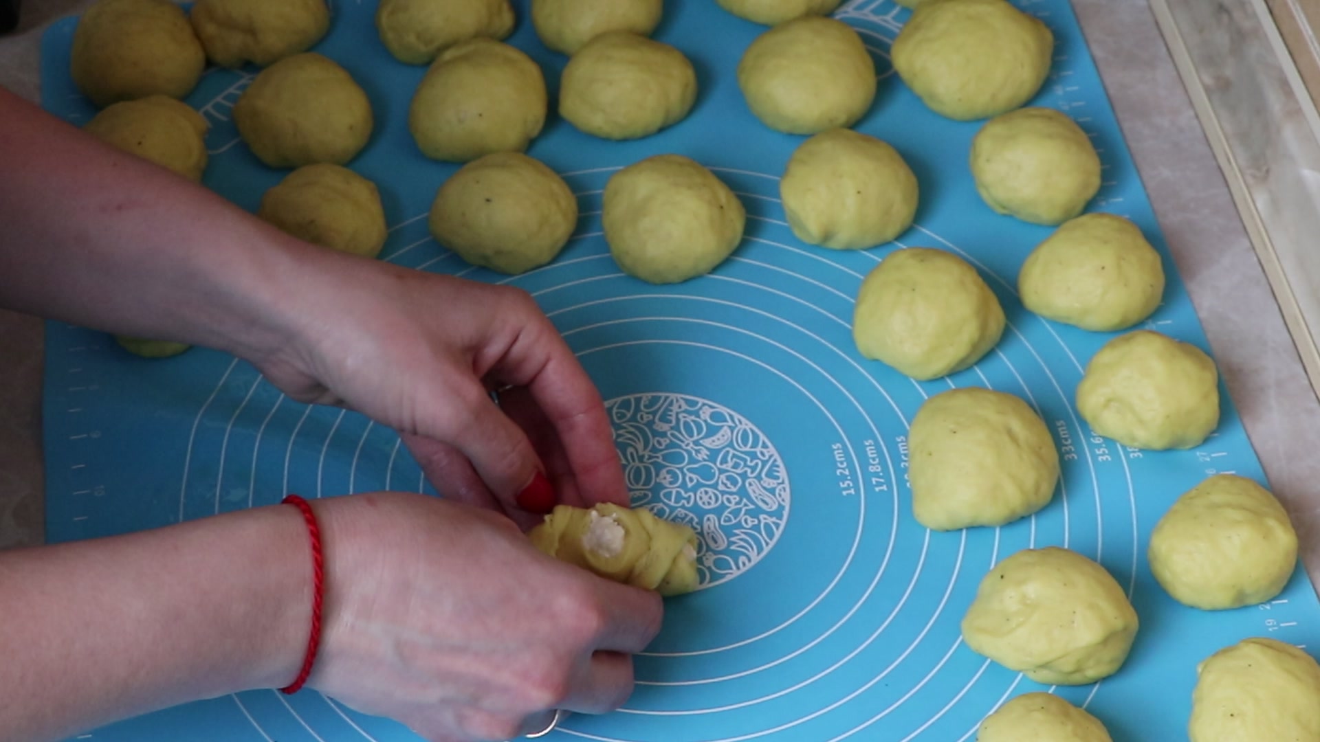 Step 7. We take the dough by the holey sides and thread one part into the hole of the. Spiced curd buns — better than vatrushka