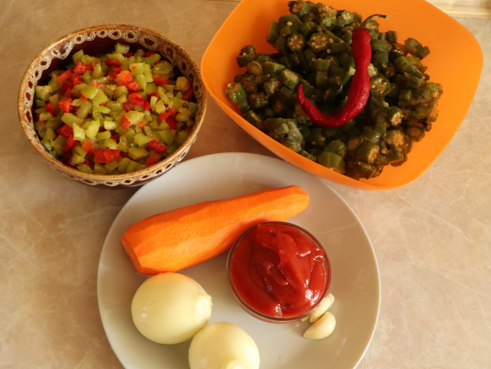 Step 1. The amount of vegetables can be adjusted according to your preferences. Spiced okra stew