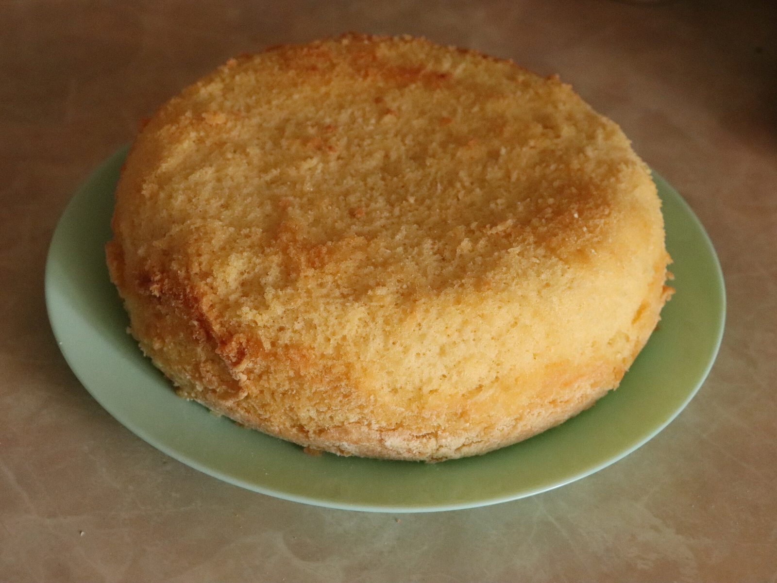 Step 1. The container must be degreased. Sponge in a slow cooker