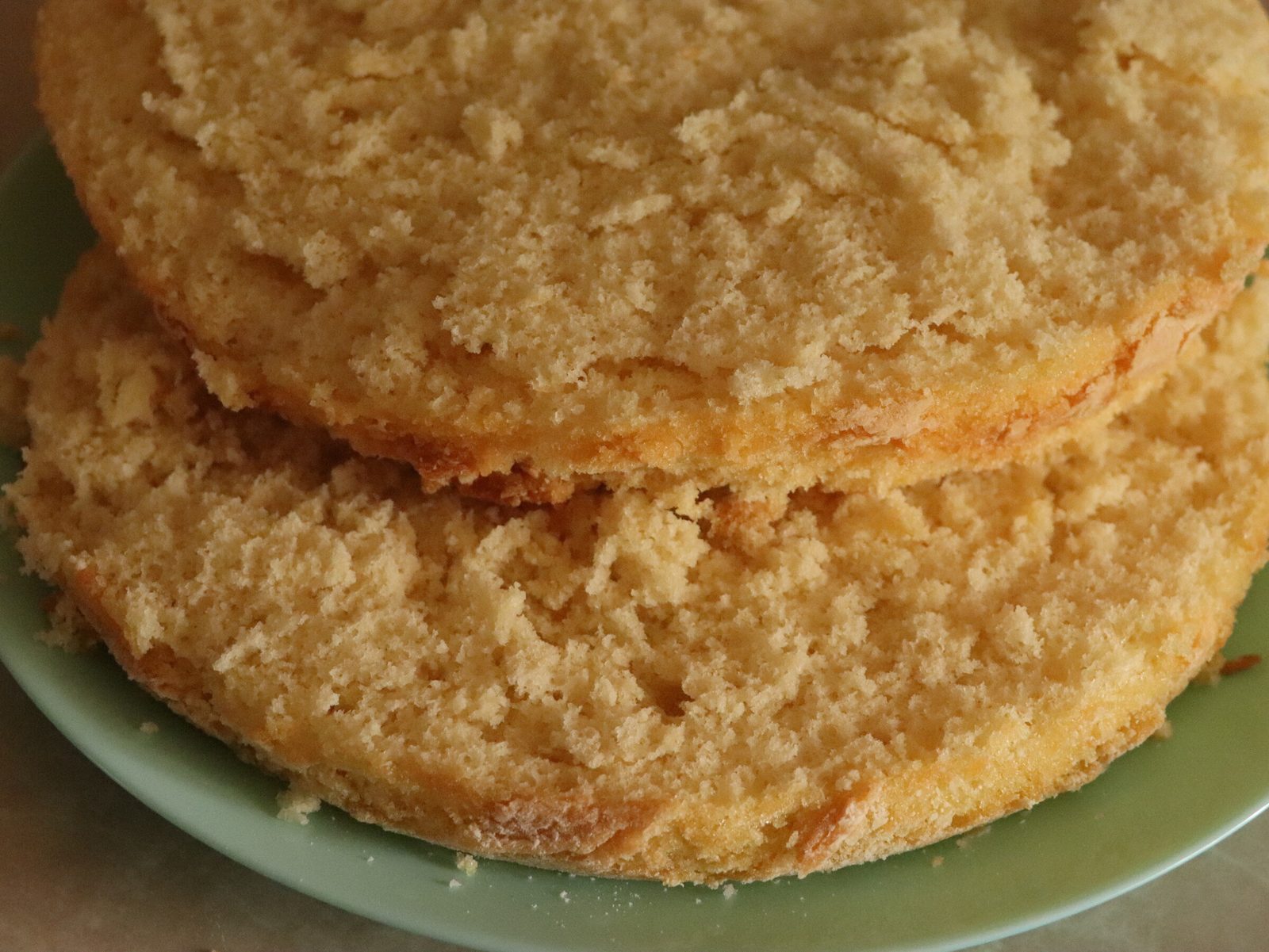 Step 6. We set the “Oven” mode and set the time to 1 hour. Sponge in a slow cooker