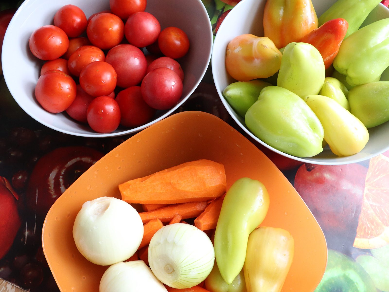 Step 1. sunflower oil for frying, water — 1 glass. Stuffed peppers in a tomato dressing