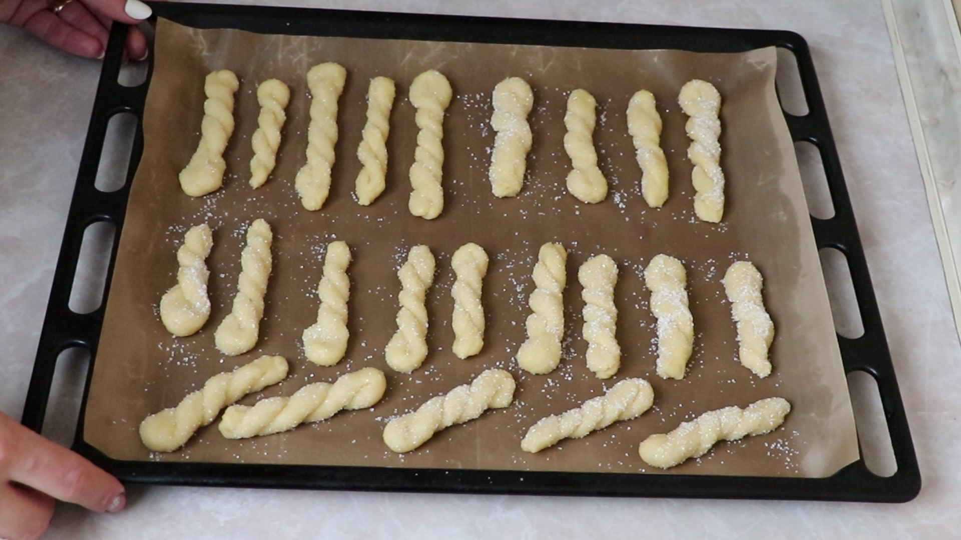 Step 10. Bake 20 minutes at 180°C. Sugar-braid kefir biscuits from childhood