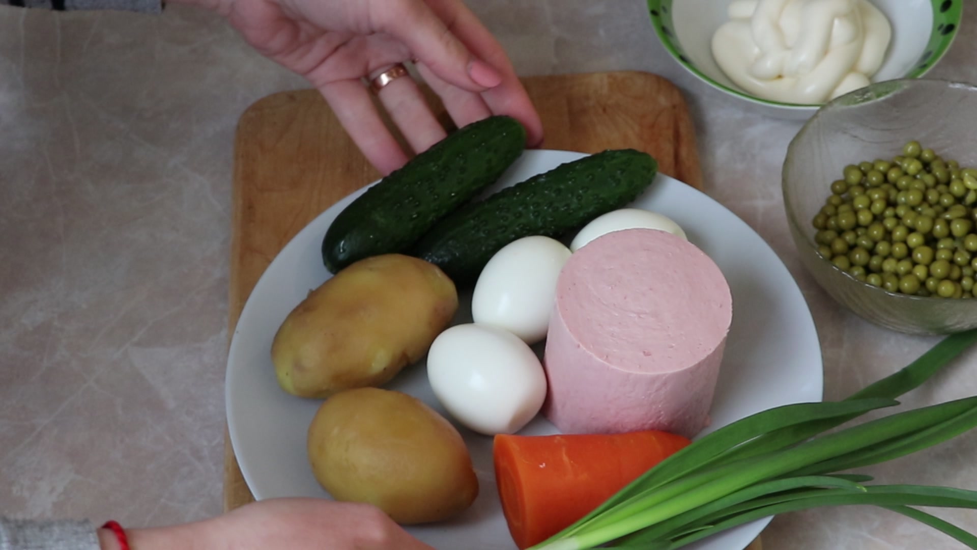Step 1. Boil the potato, carrot and eggs until done, then cool and peel. Summer Olivier salad