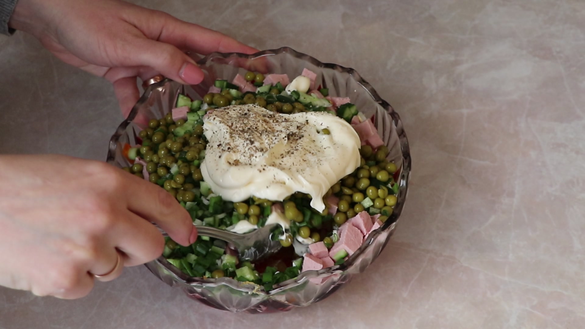 Step 3. Dress with mayonnaise. Summer Olivier salad