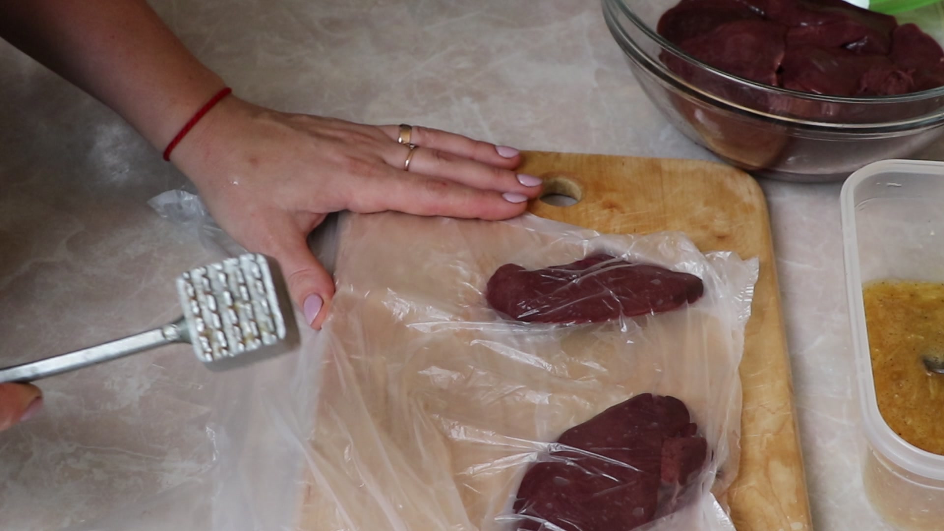 Step 2. The liver should be rinsed well with water and dried with paper towels. Tender liver steaks — it is all in the
