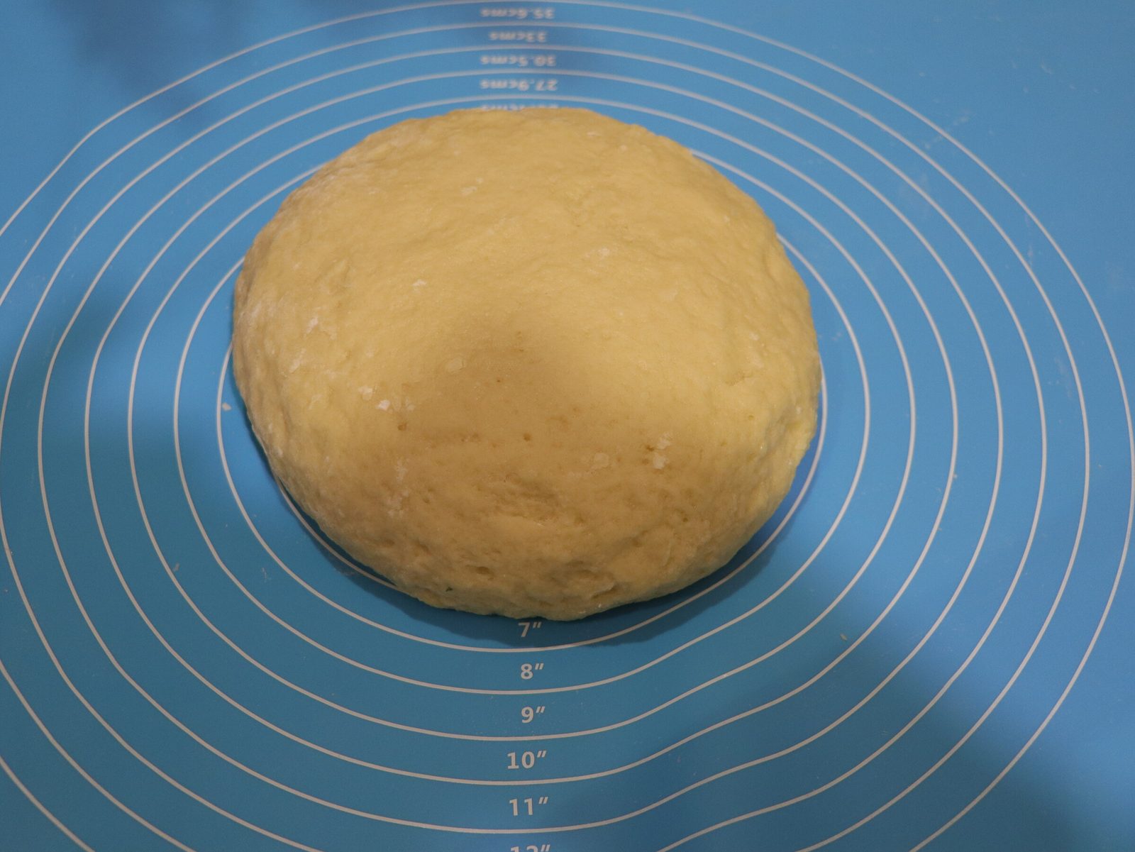 Step 2. Pour vegetable oil into the brine. Thrifty biscuits in 15 minutes