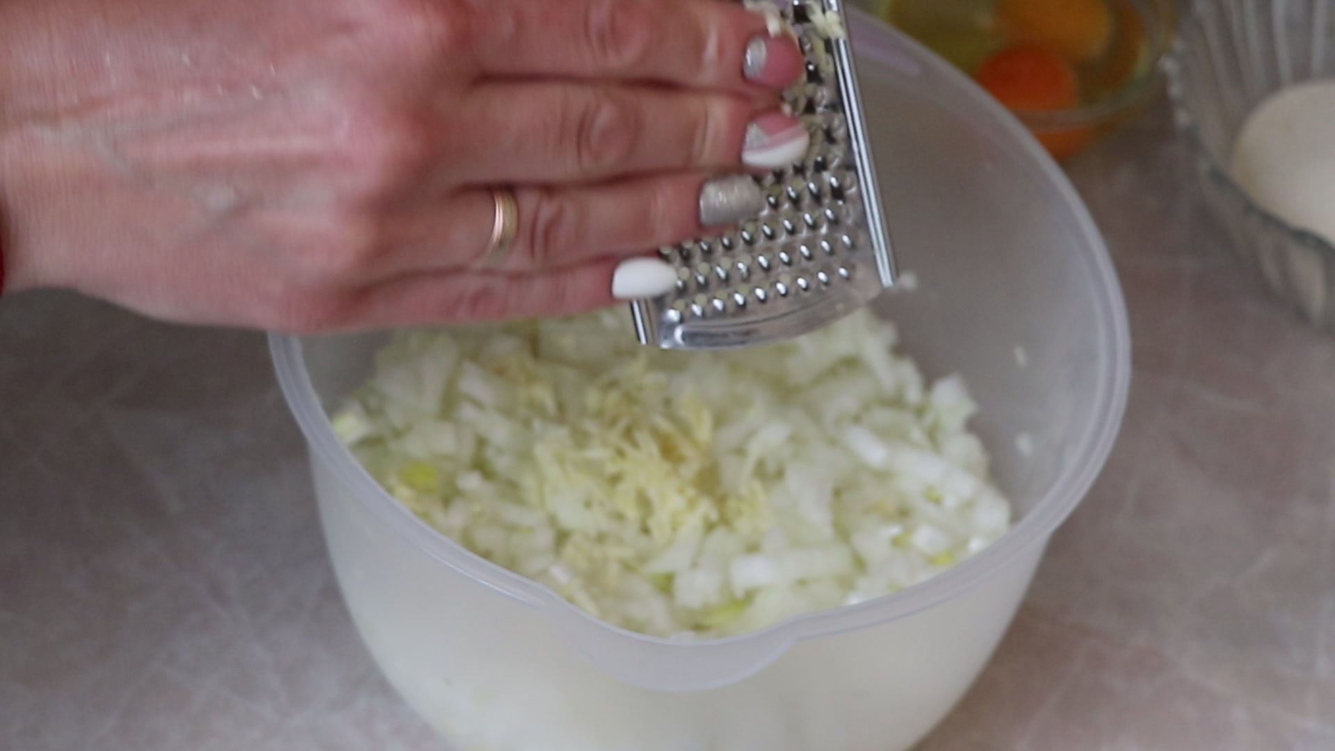 Step 2. Peel the onion and cut it into very small cubes with a knife. Thrifty rissoles — nobody guesses what’s