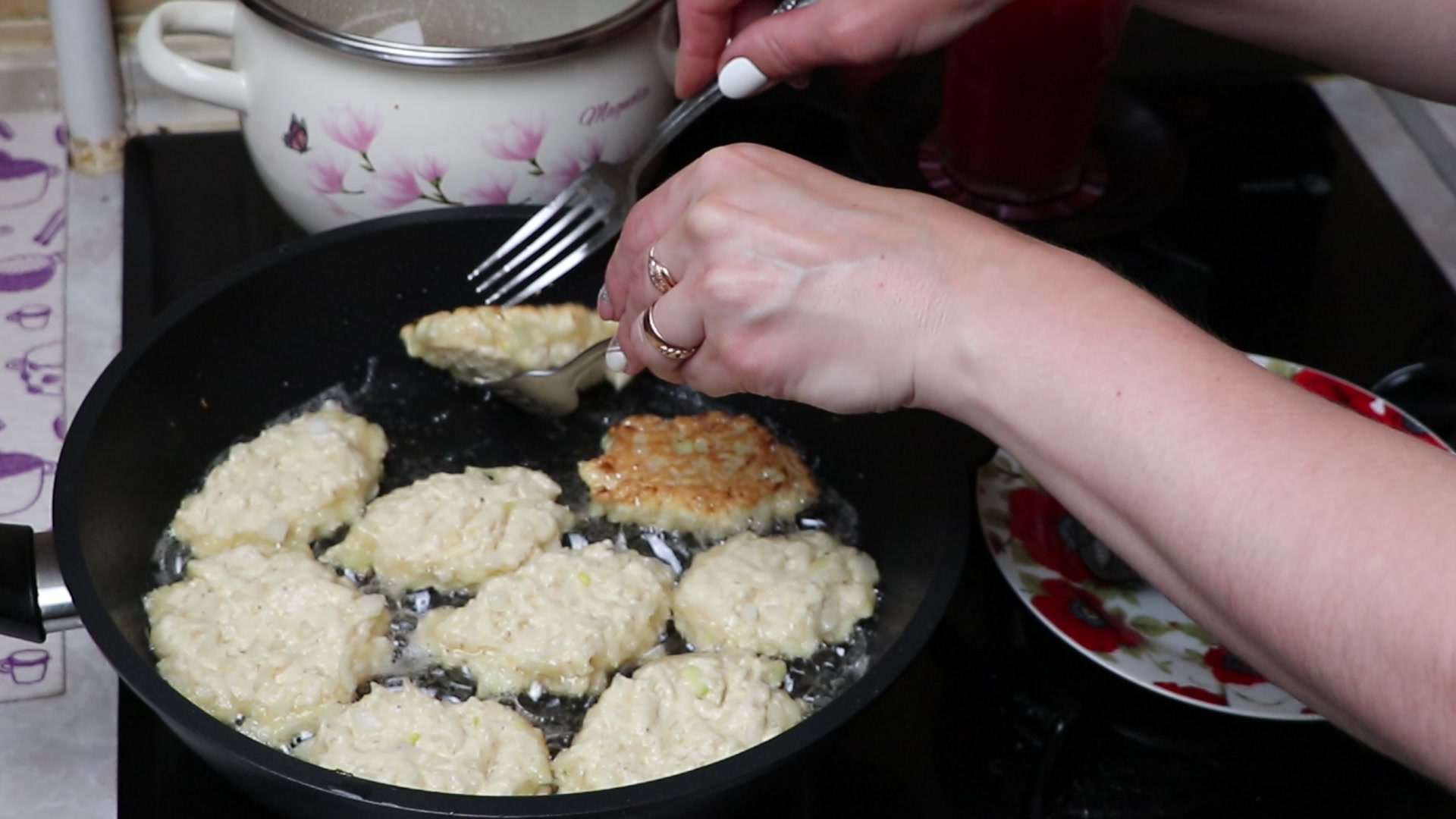 Step 5. Add semolina, mix well and leave for 20-30 minutes so that the semolina is. Thrifty rissoles — nobody guesses what’s